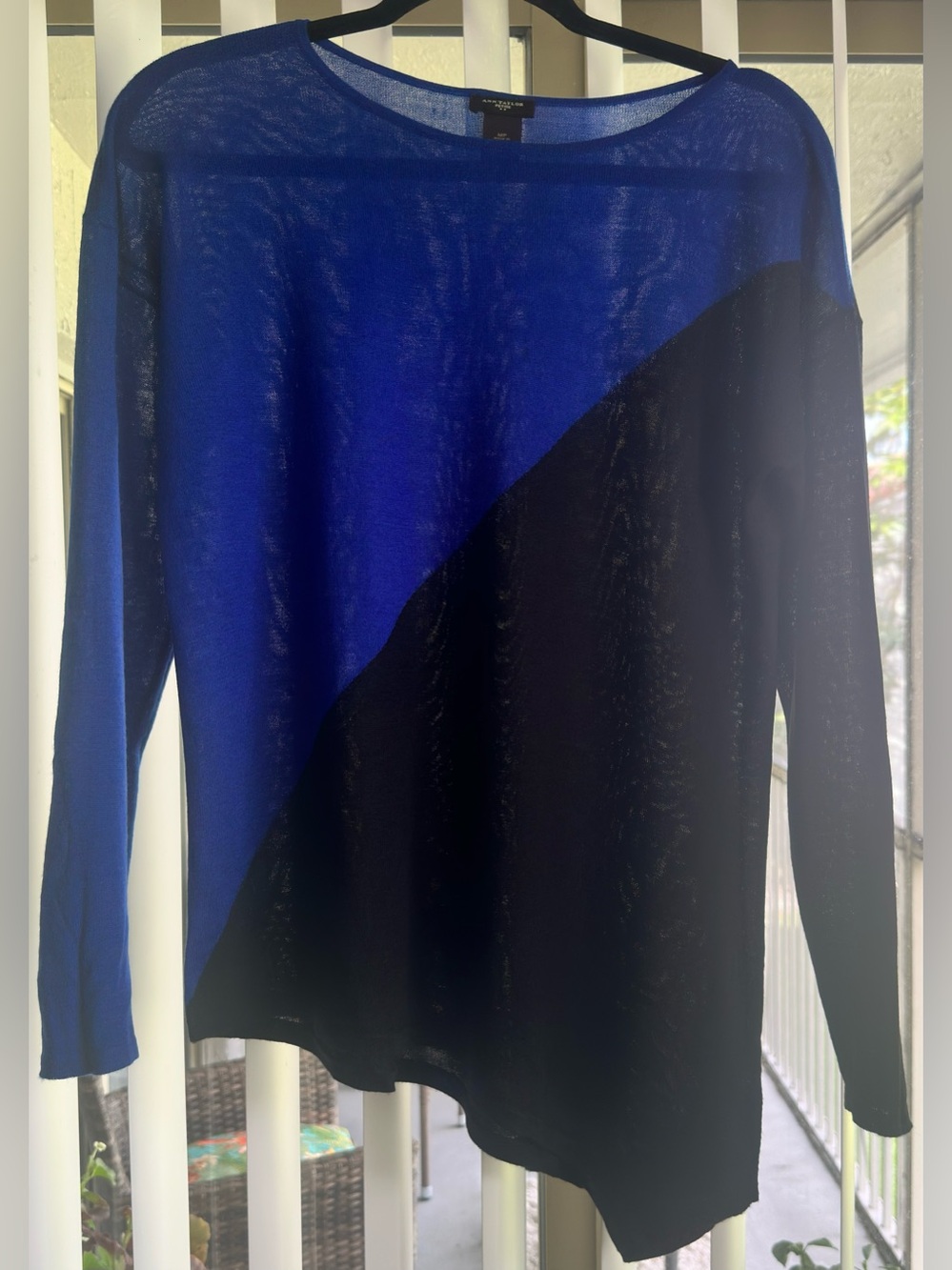 Ann Taylor Blue and Black Diagonal Colorblock Long-Sleeve Crewneck
